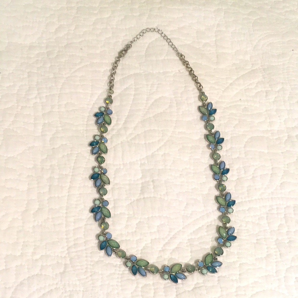 Necklace with floral design